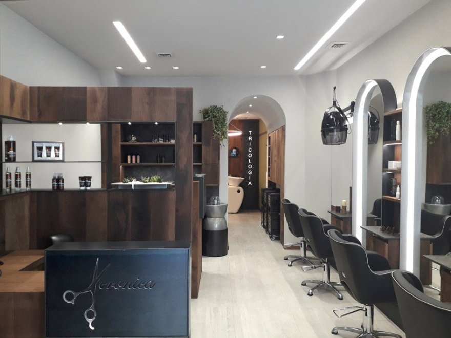 露西亚·迪·维罗妮卡理发店-1