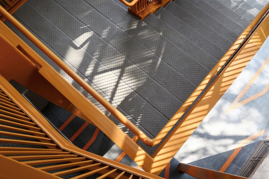 活力满满的黄色楼梯 · 孟买女子学校的创新设计丨Enid Gomez 等-9