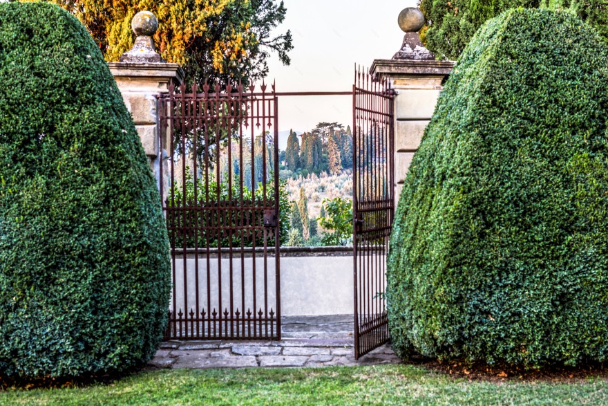 意大利佛罗伦萨山顶复式公寓设计丨Pierluigi Sammarro-3