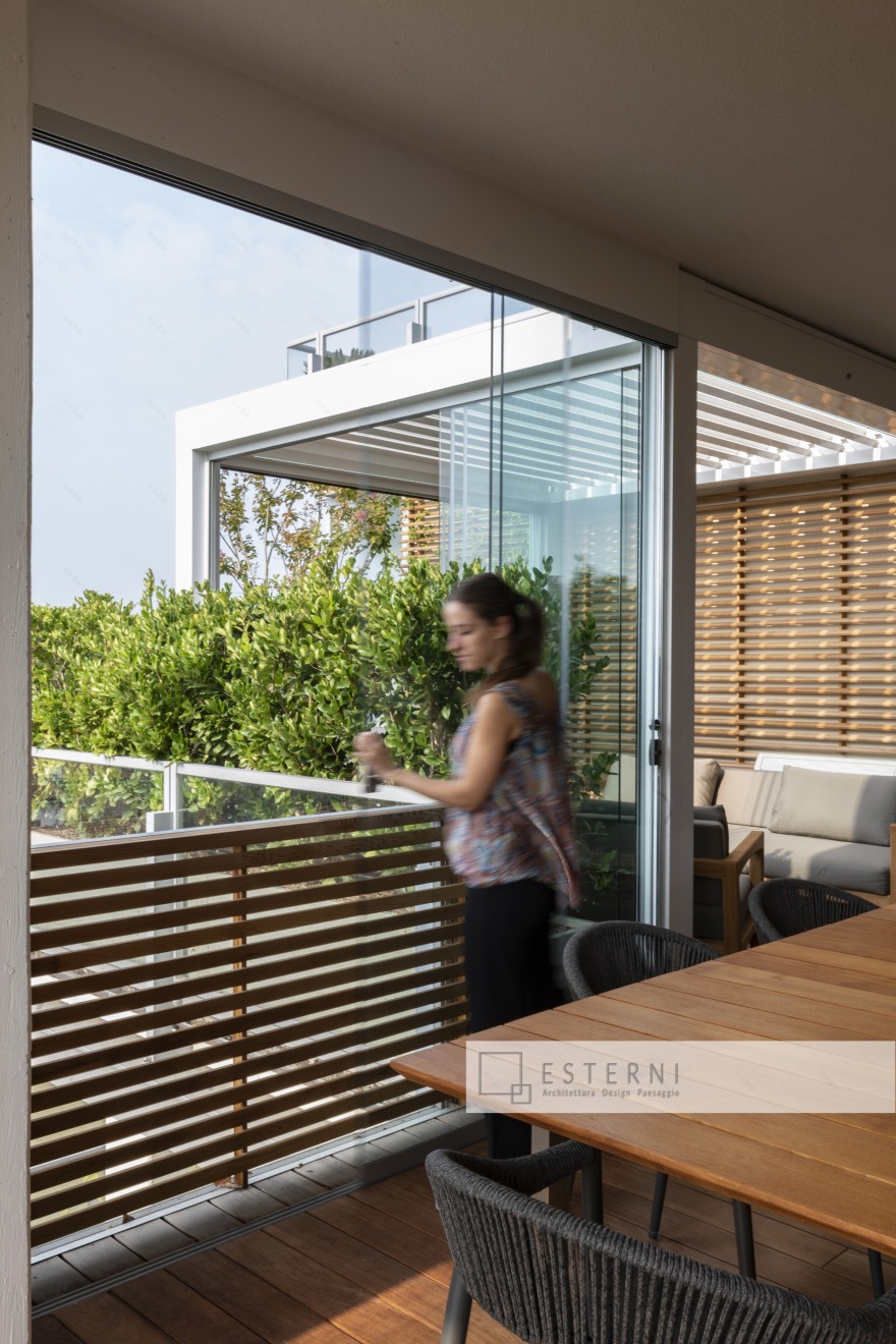 生态木阳台,全玻璃滑动面板,垂直绿墙,漂浮木地板-12