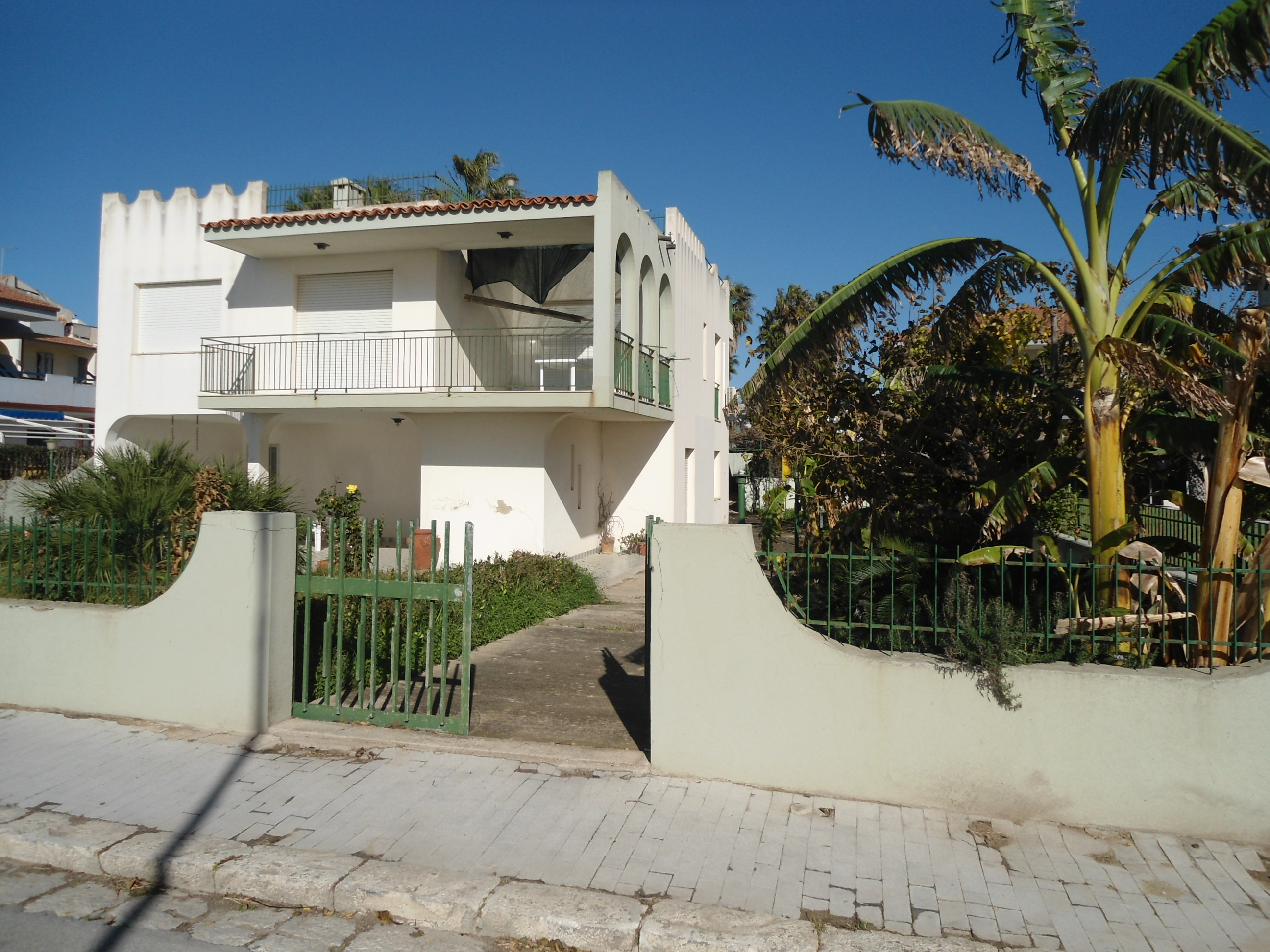 海滨别墅的现代蜕变 | 纯净、简约与功能性完美融合-13