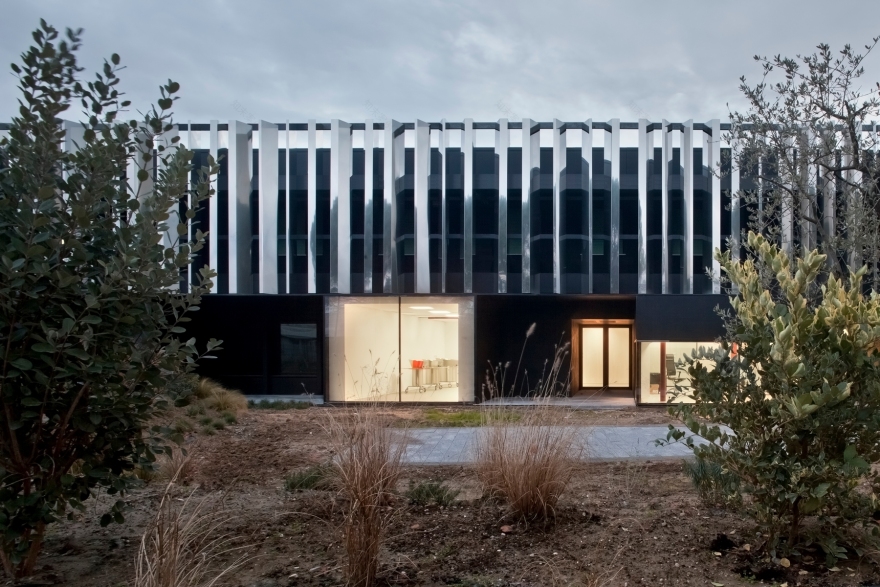 意式精益生产理念的办公空间展示-1