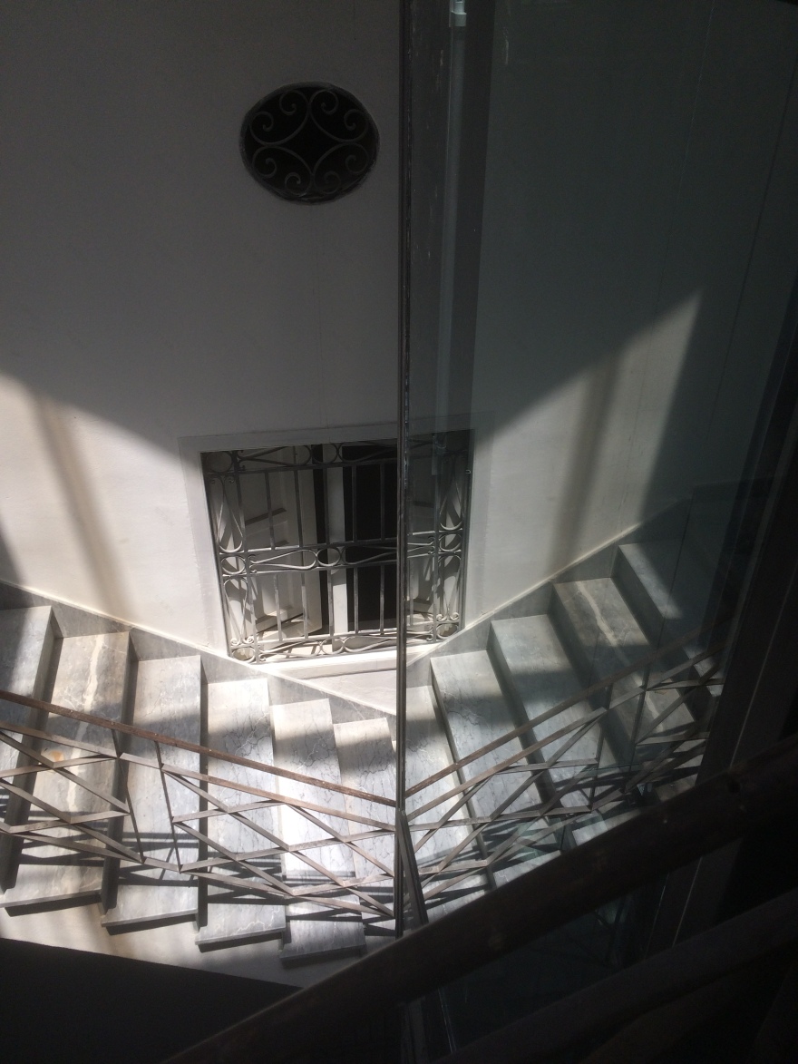 历史与现代交融的“第十三受害者广场”建筑改造-28