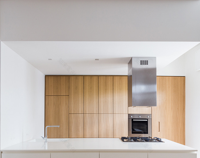 Bari 老屋翻新,打造现代生活空间-5