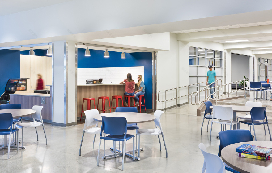 百年老校翻新重生,打造湖畔学习空间-6