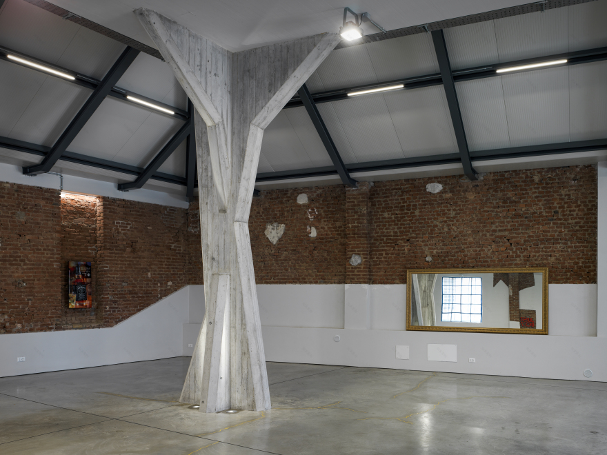 创意风暴中的仓库改造 | 意大利米兰金属木质建筑-7