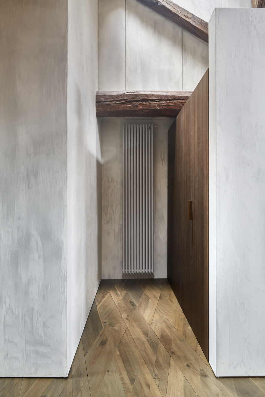 17 世纪粮仓变身的意大利现代家居展场-11