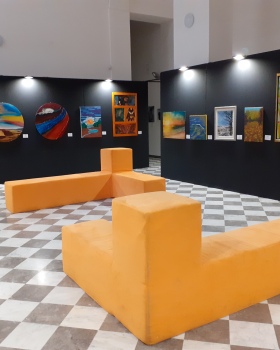 诺曼首届双年展