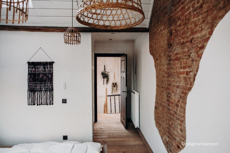 比利时安特卫普十五世纪老屋翻新成豪华度假屋-0