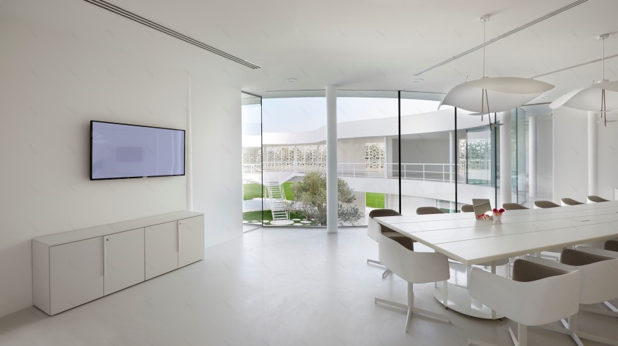 意式蝶舞·Omnicos 化妆品总部办公建筑-15