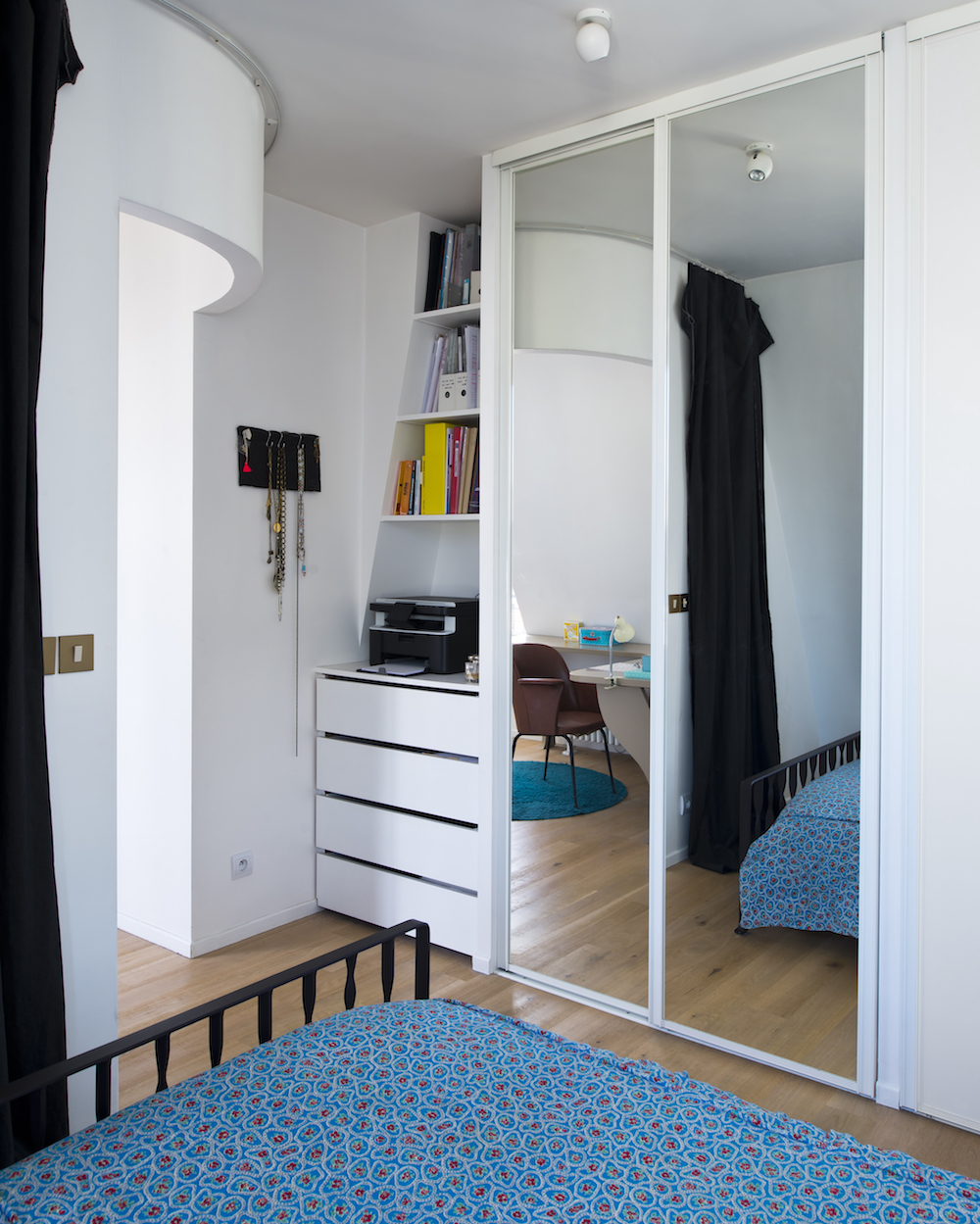 巴黎屋顶下的 38 平米小天堂 | 温馨弧形墙,打造流畅动线-13