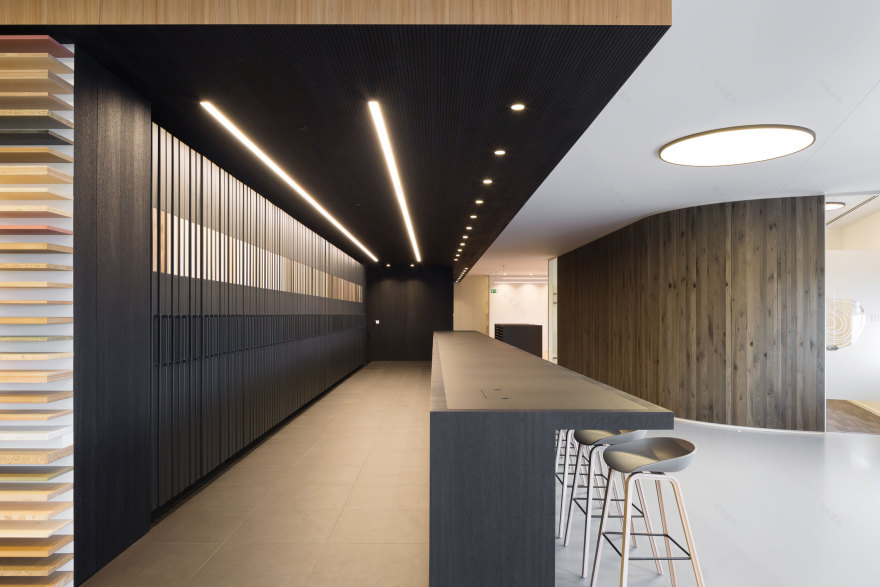 悬浮工业风总部大楼,展现现代办公空间魅力-10