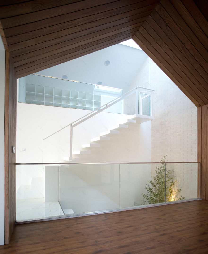 融合木与砖的 Koohsar Villa 设计-14