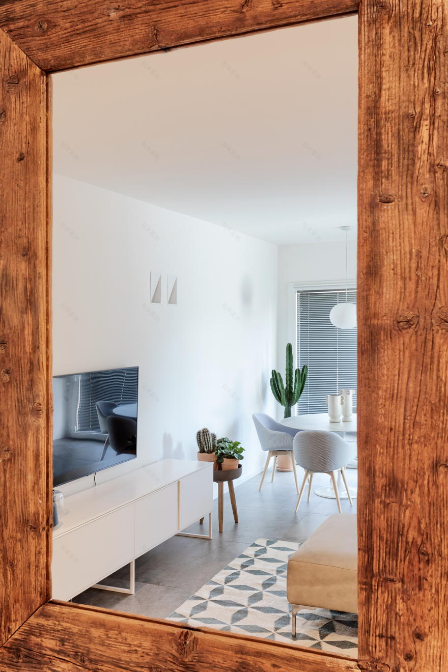 极简白色公寓,自然光线与设计完美融合-67