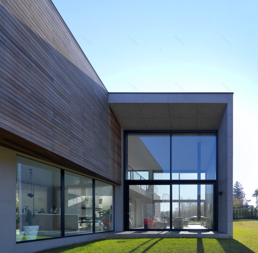 悬浮森林中的透明别墅-14