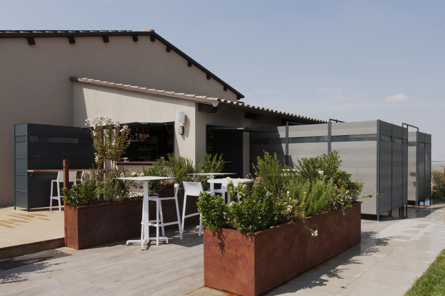 La Maddalena 泳池酒吧设计-0