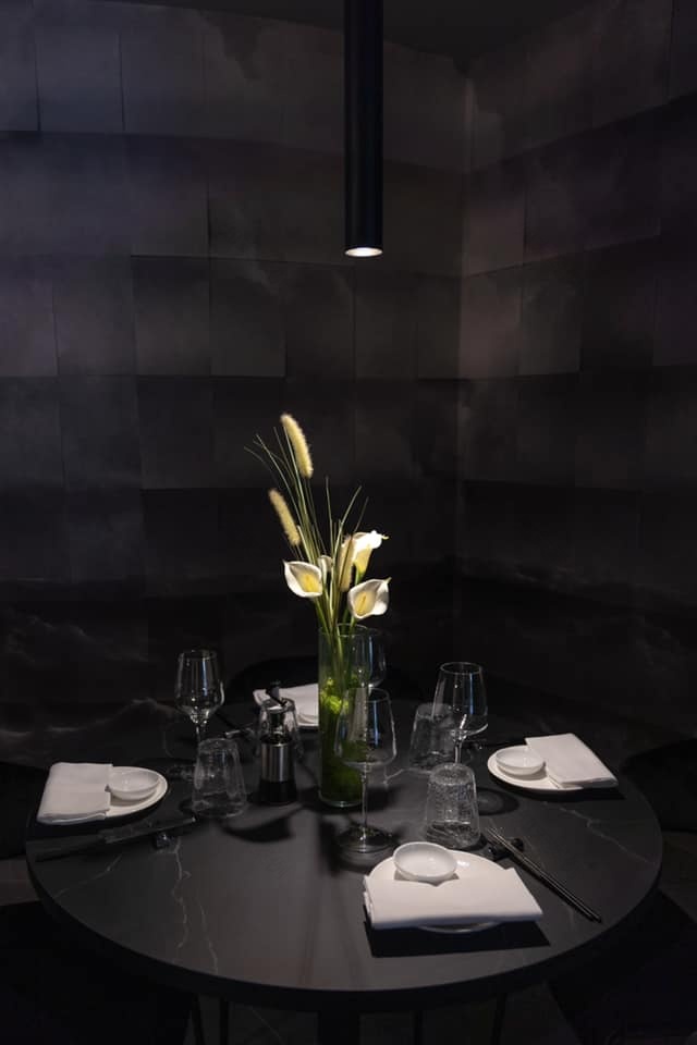 意式优雅融合日式料理,YAMA SUSHI RESTAURANT 打造精致餐饮空间-28