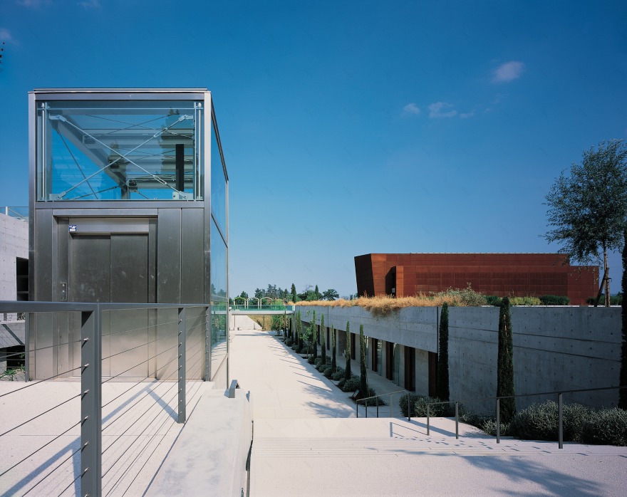 沉浸于寂静的墓葬空间-4