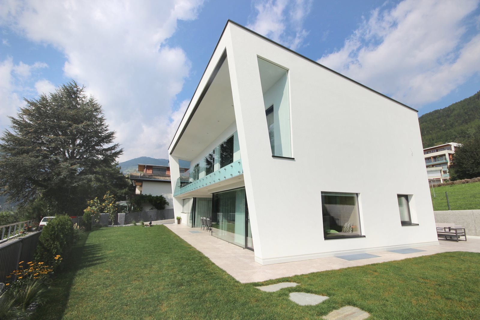 拥抱全景的简约家居设计-5