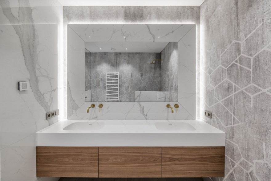 历史建筑中的透明轻盈之家-40