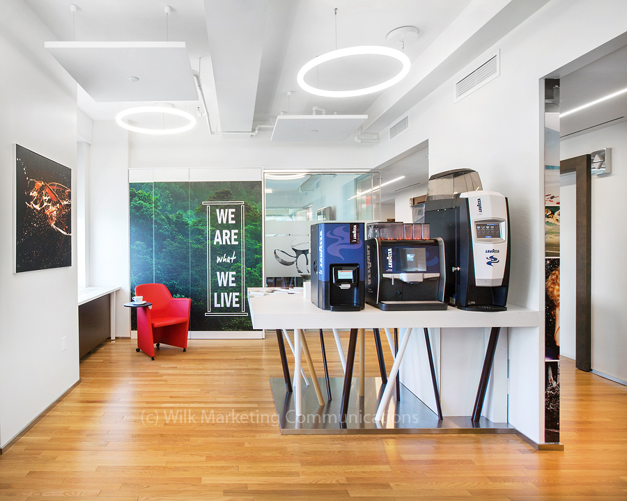 纽约 Lavazza 总部 | 800 平米全景玻璃室的创意设计-3