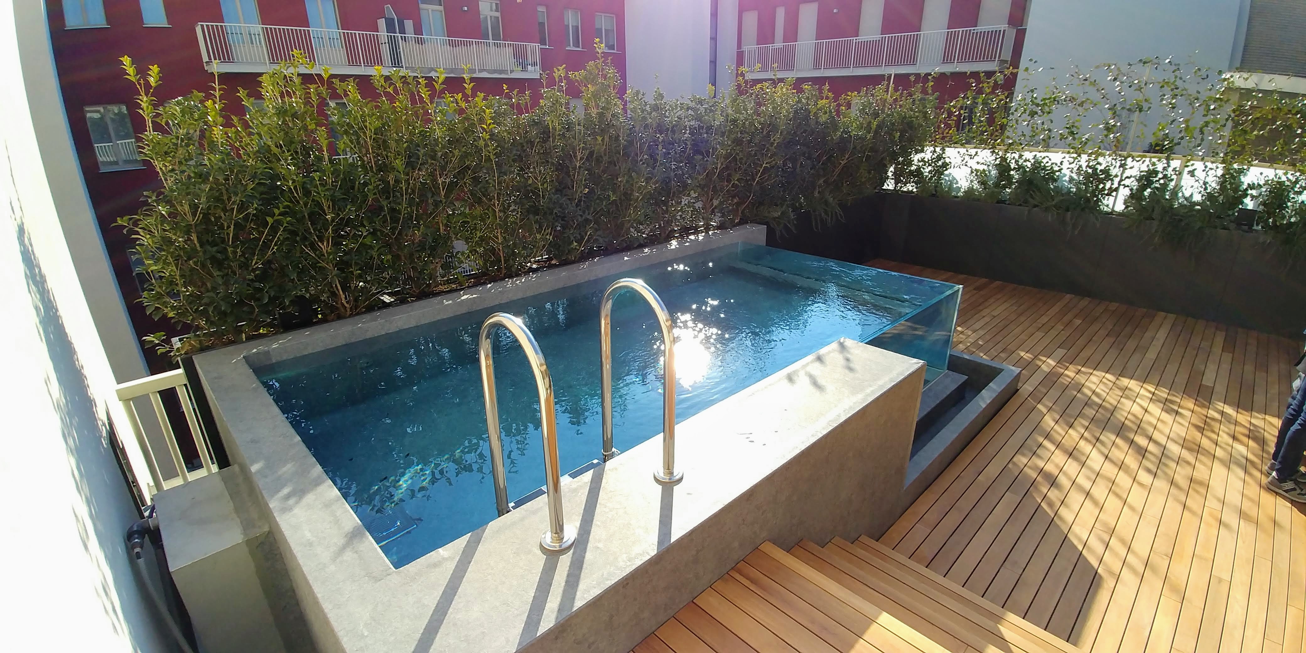 屋顶游泳池的极简魅力-2