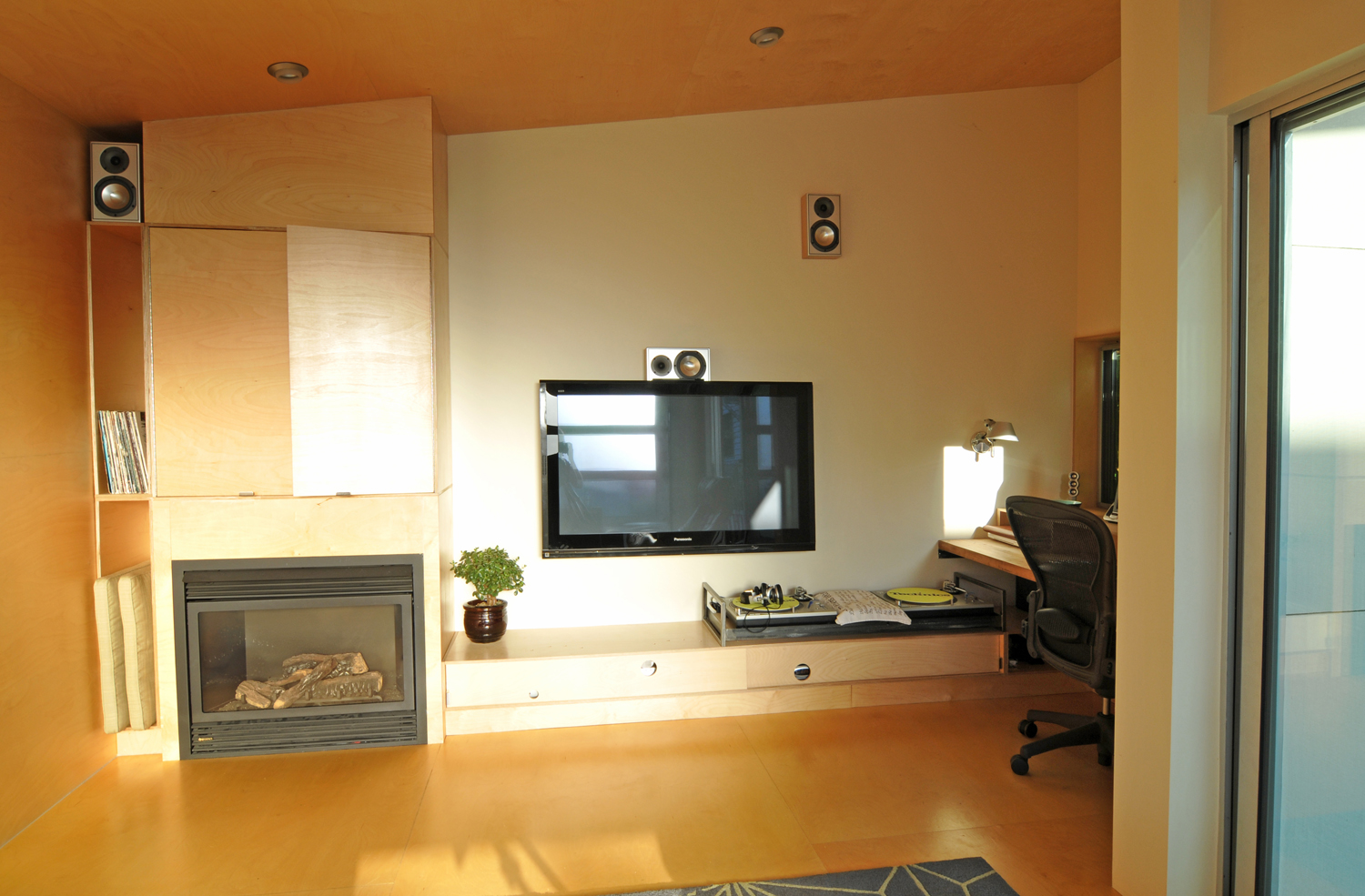 Seattle 后院办公空间,打造现代生活办公一体化-7