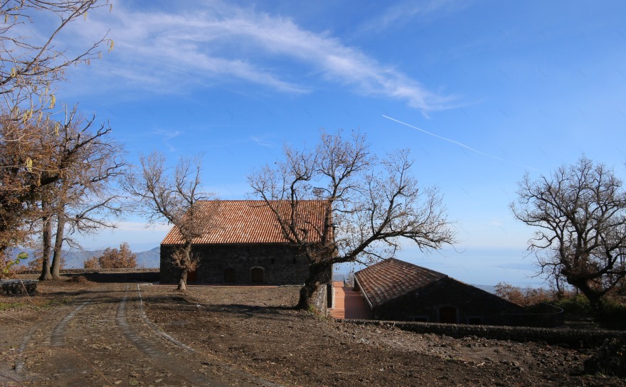 废弃酒庄重焕新生 · Etna 公园中的探险基地-5