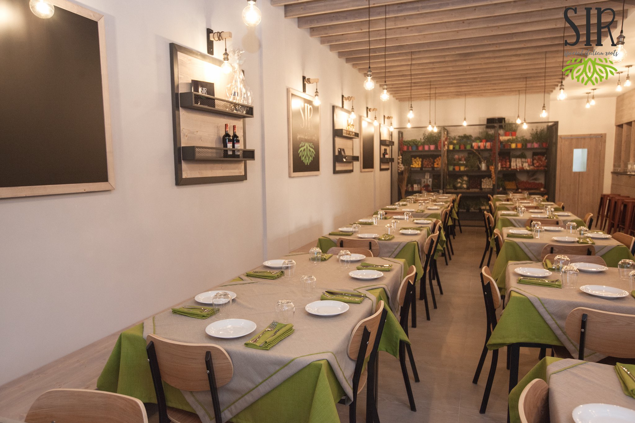 工业风新宠 | S.I.R.比萨店设计-4