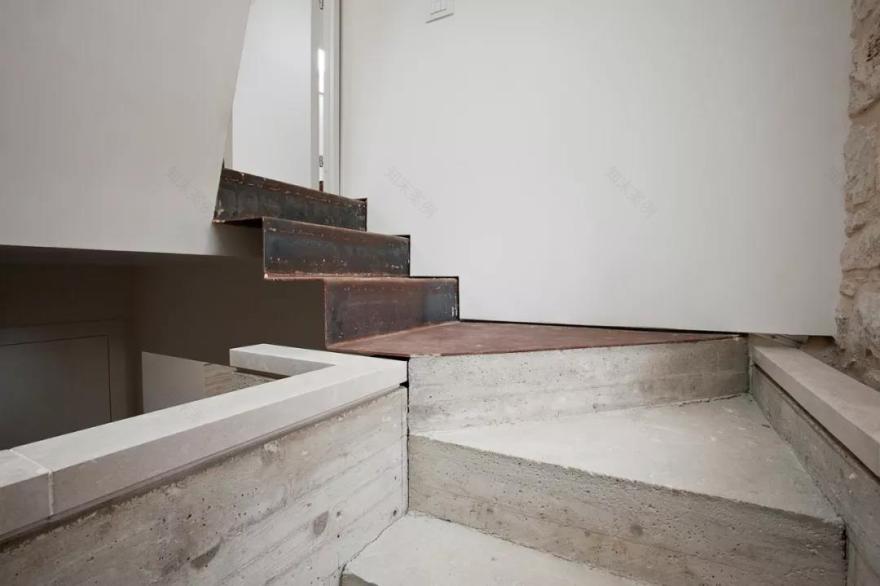 50㎡双层石头屋的宽敞空间魔法-39