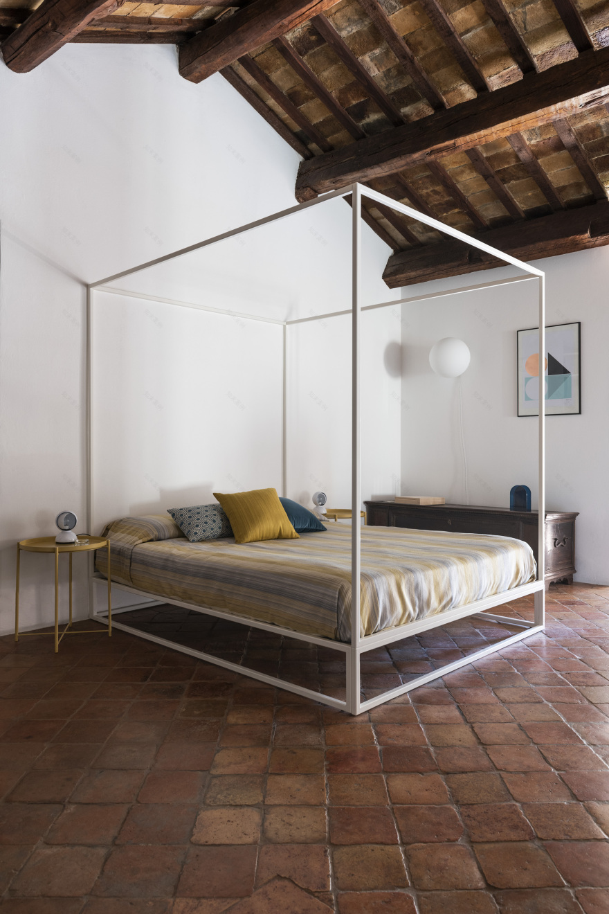 历史遗产与现代设计共融的 250 平米别墅公寓-28