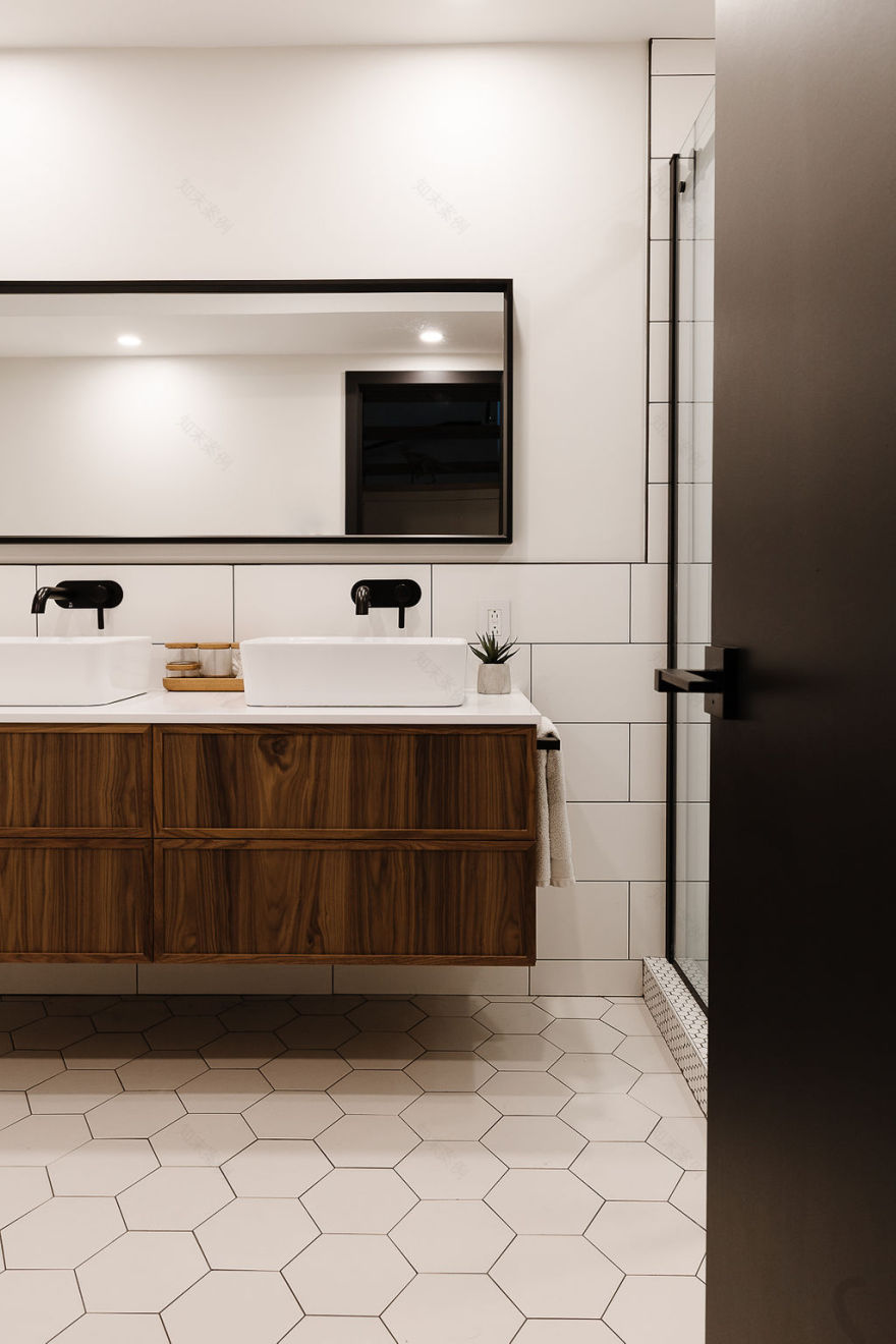 蒙特利尔简约风双层公寓设计丨加拿大蒙特利尔丨Groupe Cartier-17