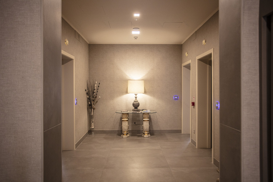 博洛尼亚城市中心,现代与古典交融的 Hotel Cavour 酒店设计-41