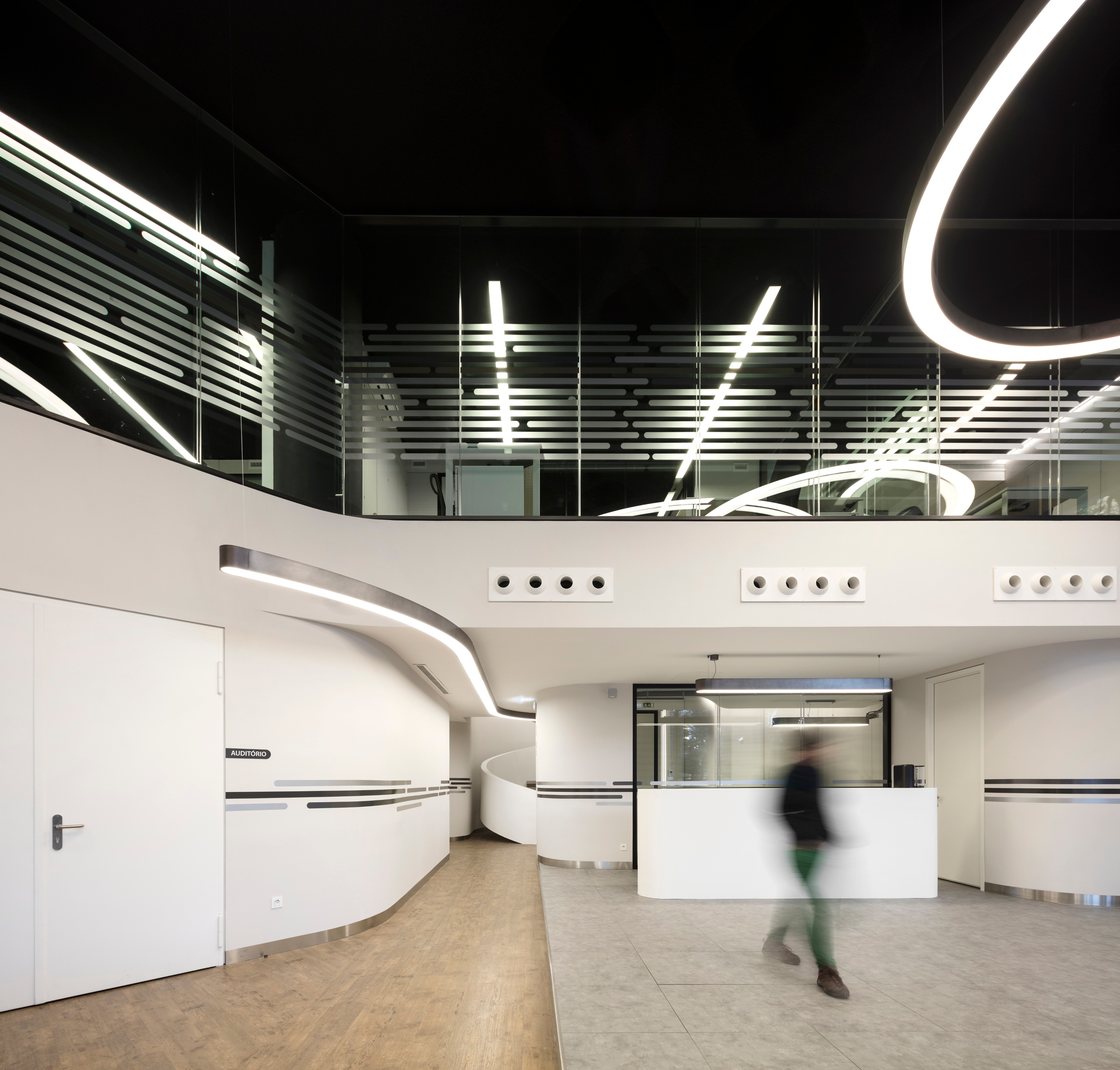 流线型空间设计,实现功能与美学的和谐统一-1