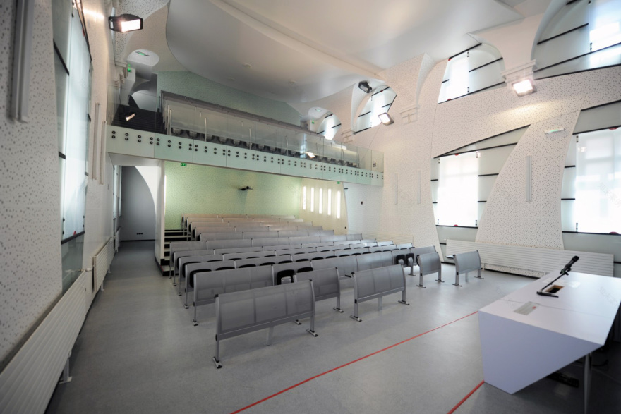 法国里昂"莱克莱尔"剧场·历史建筑内的现代改造-0