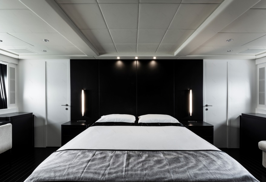 意式奢华游艇 Mangusta 92 现代翻新设计-15