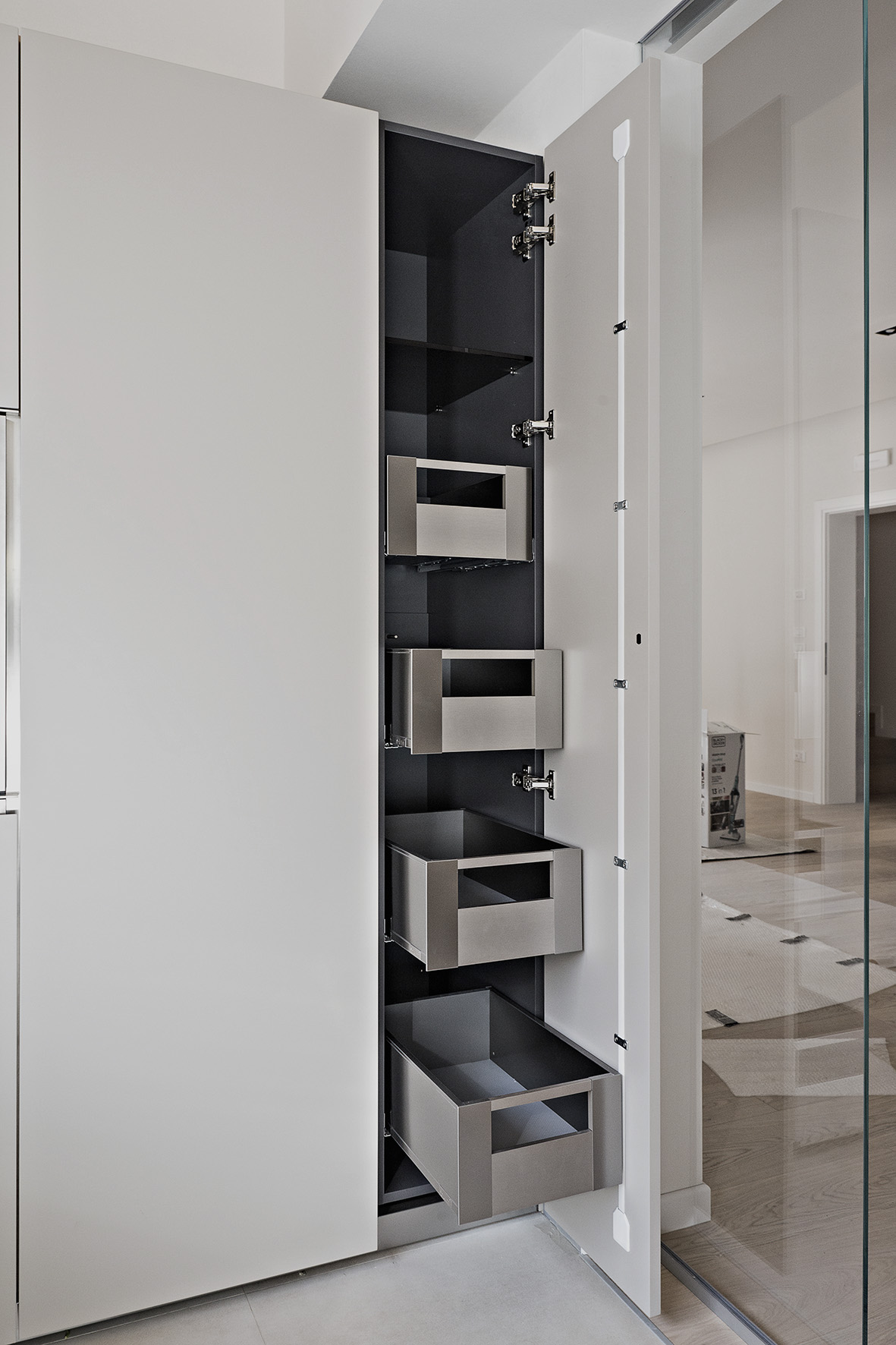 Progettazione e realizzazione degli arredi su misura per un'abitazione in provincia di Venezia. Collaborazione con Babato1934-11