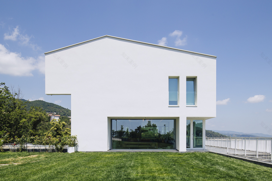 意大利 Sila 山区的生态住宅设计-31