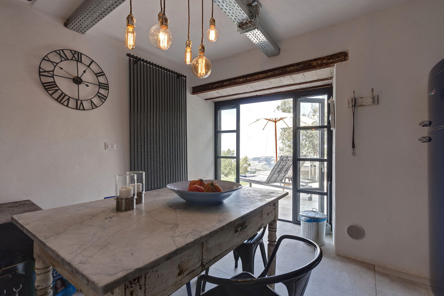 浪漫工业风打造的意大利乡村“微住宅”-2