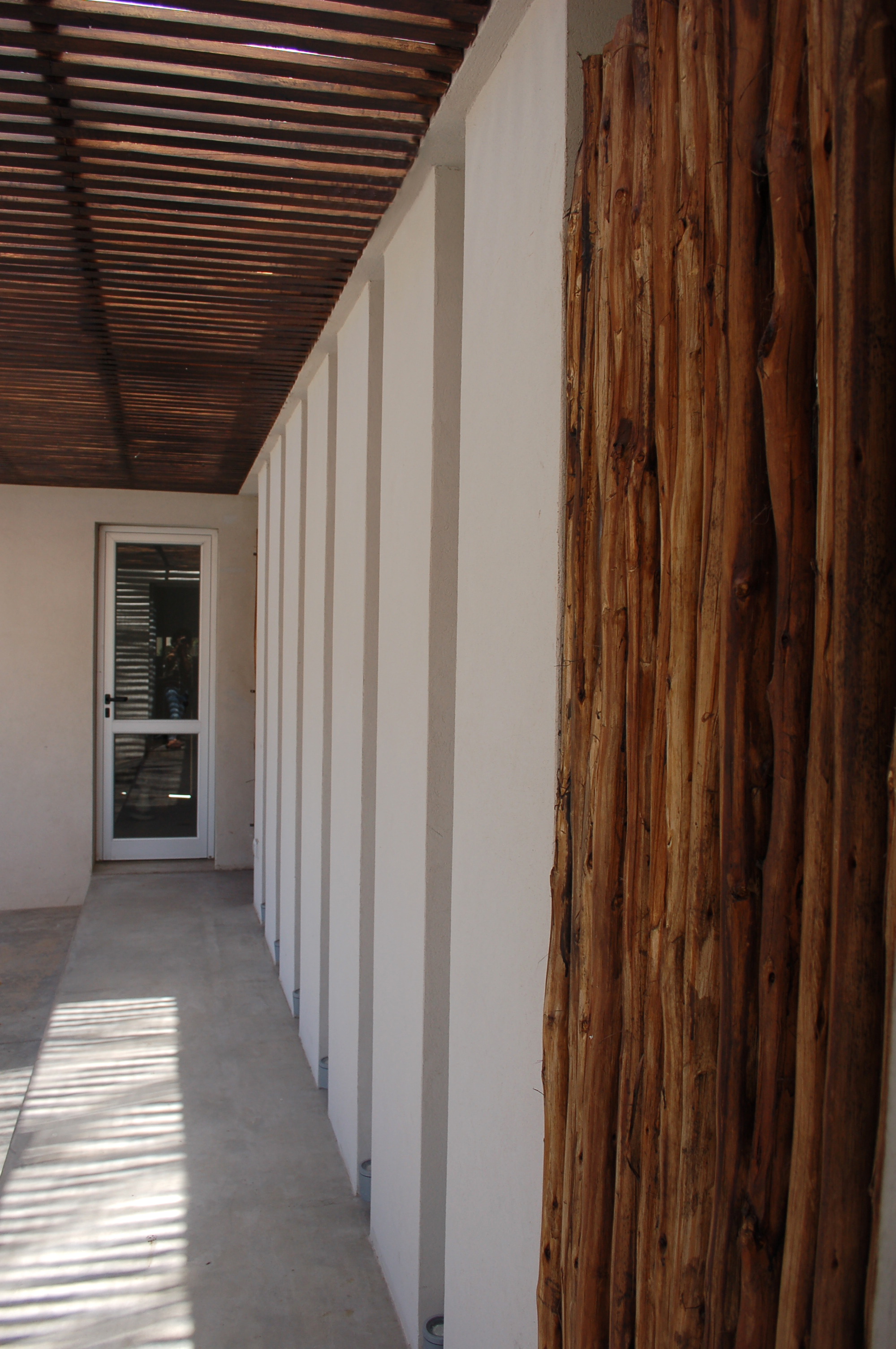 倒置阳光下的海滨别墅-1