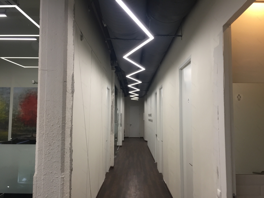 未来进程解决方案的今日基础设施——垂直公司办公室-3