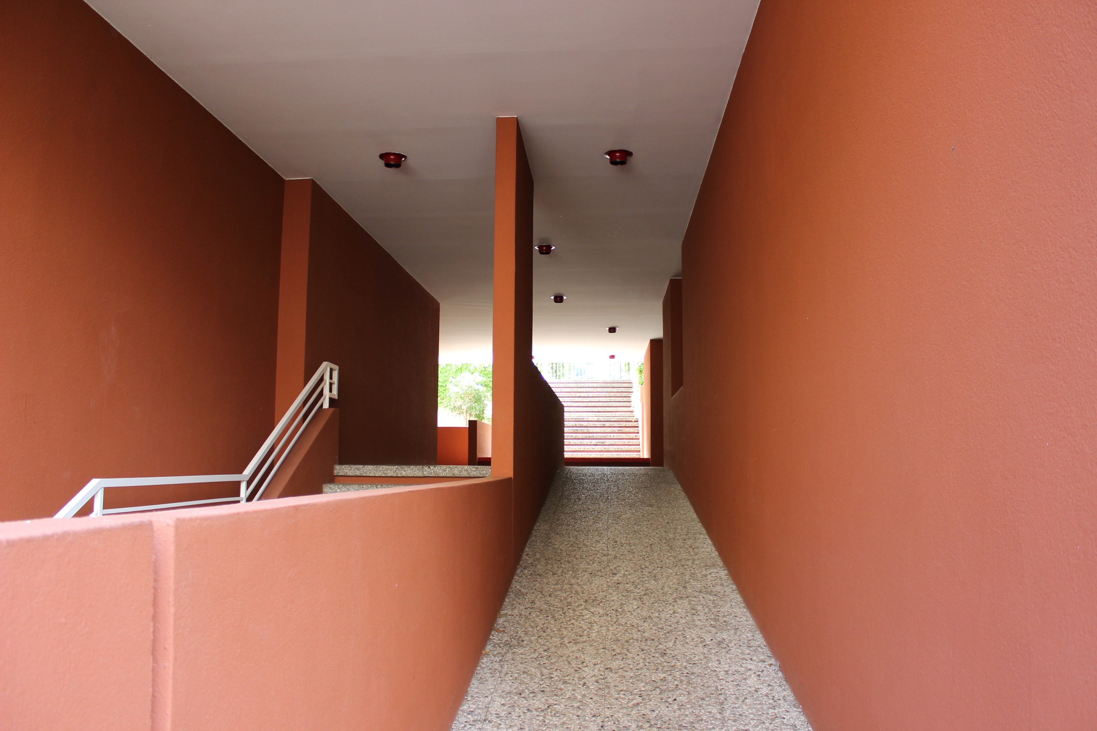 颠覆常规的意大利住宅设计-6