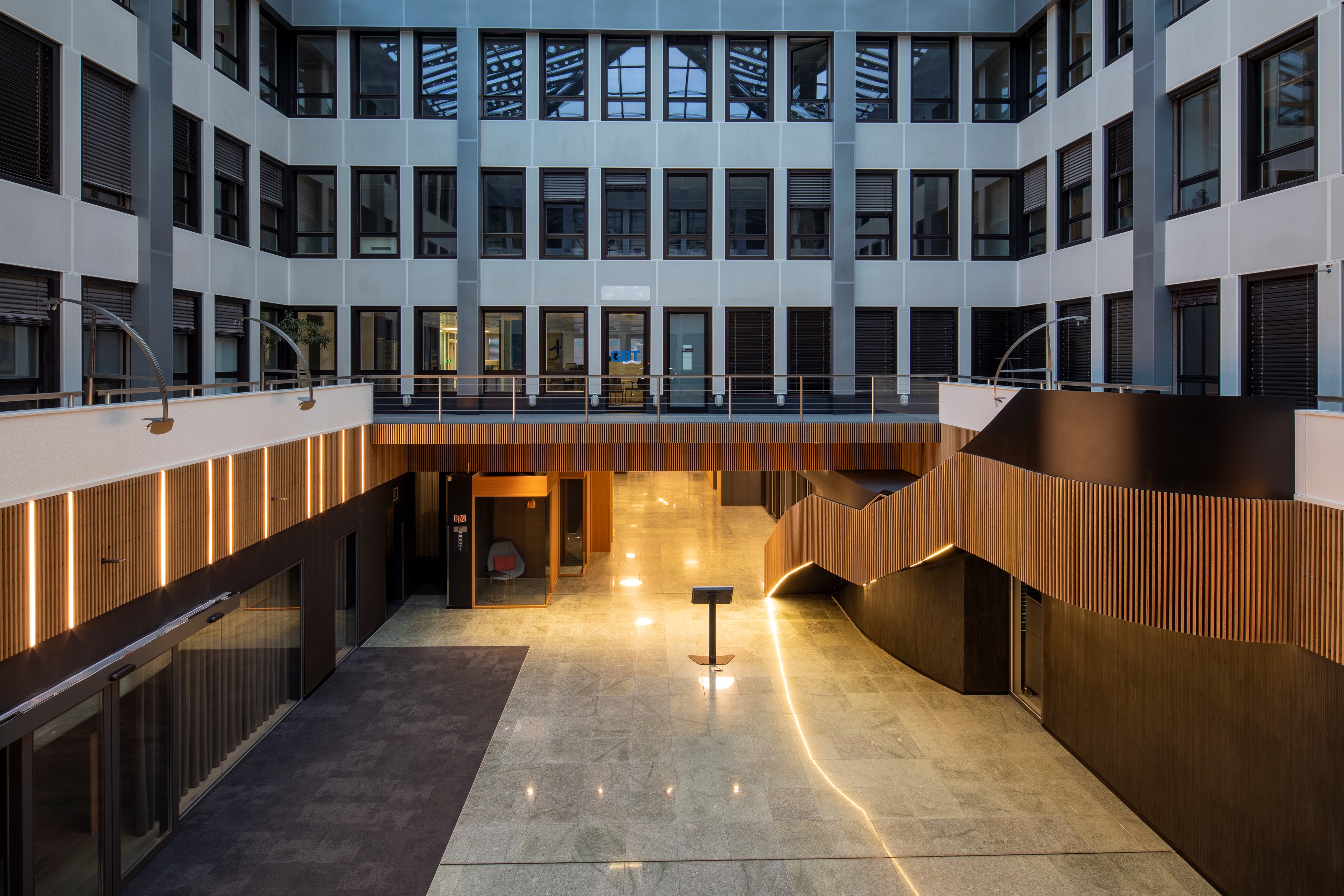 日内瓦商业中心中庭翻新-4