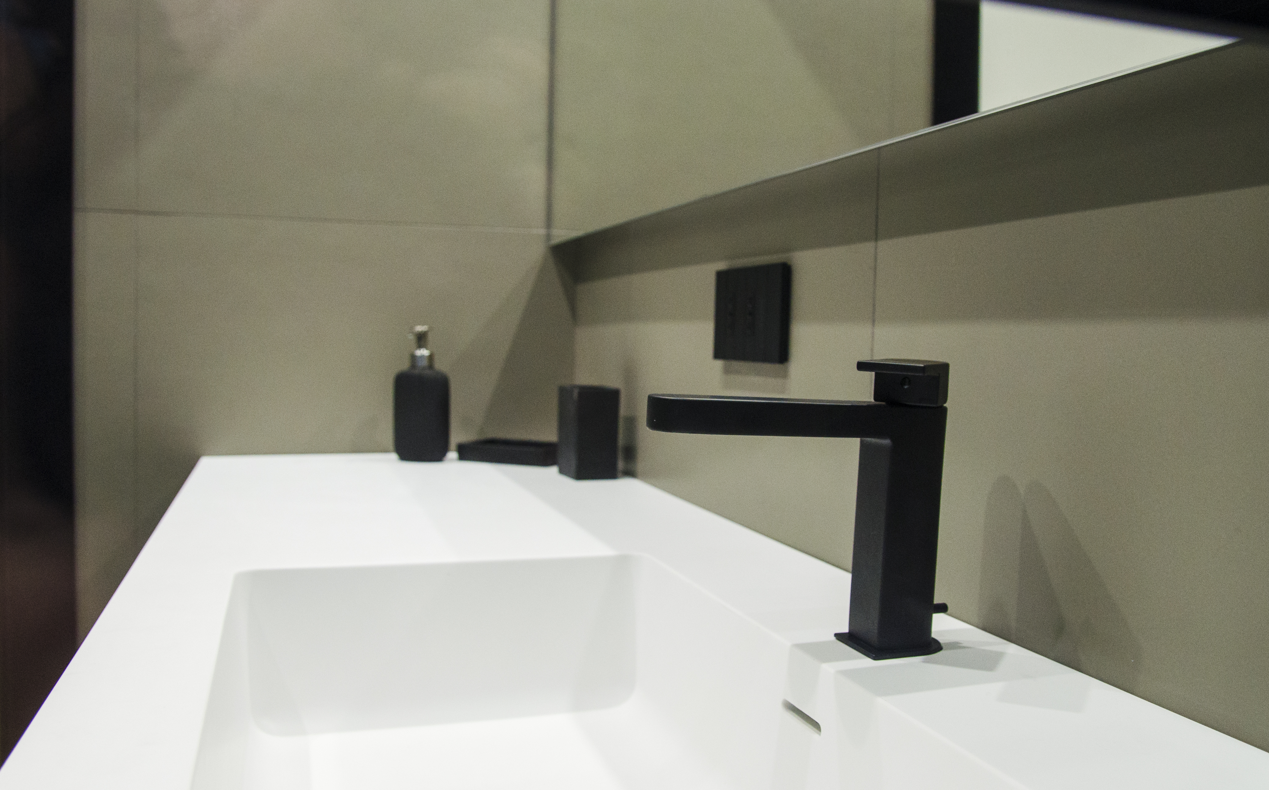 黑白风格公寓的节能环保设计-18