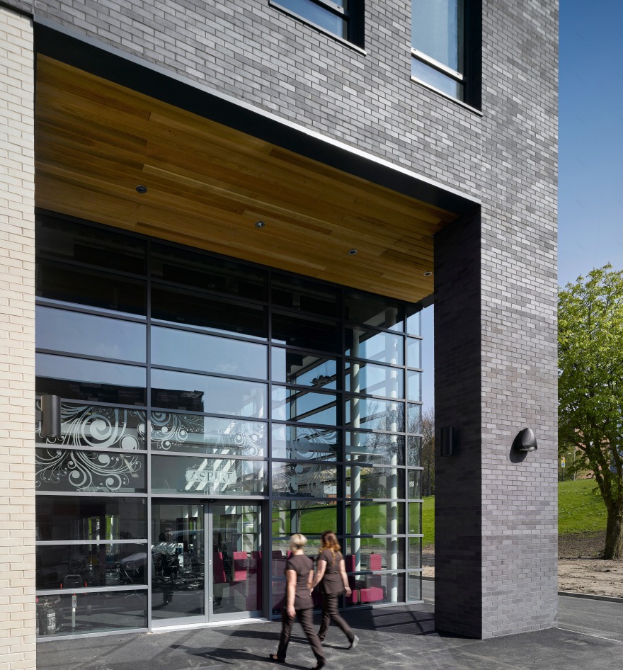 Oldham College 新校园 | 绿色环保,灵活学习空间-4