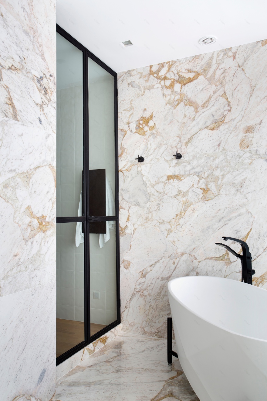 巴西女演员 Bruna Marquezine 家居设计 | 色彩斑斓的千平米艺术空间-13