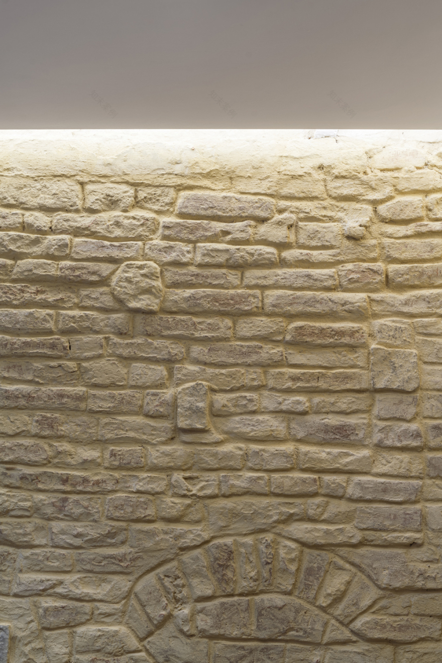 重现中世纪风华的意大利办公空间丨意大利锡耶纳-12