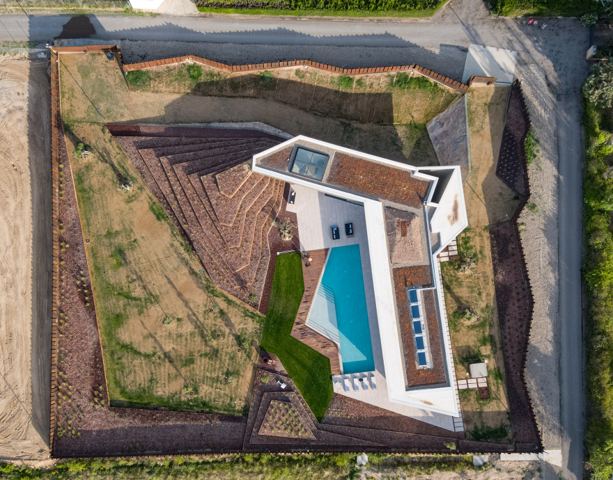 单层别墅融入环境,呈现现代豪华生态设计-14