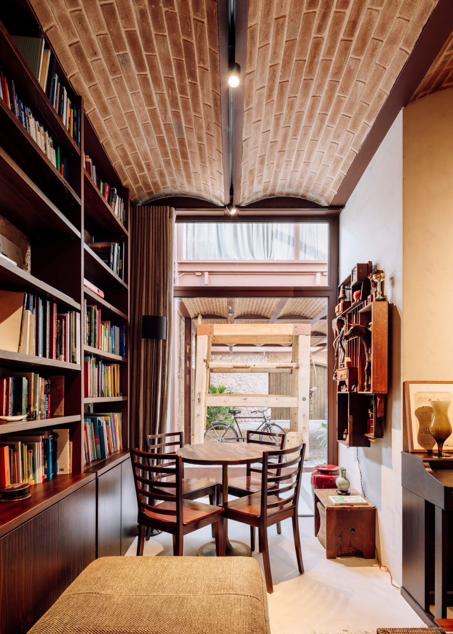 葡萄牙里斯本 Altinho 别墅,融合住宅与仓库特色的现代设计-12