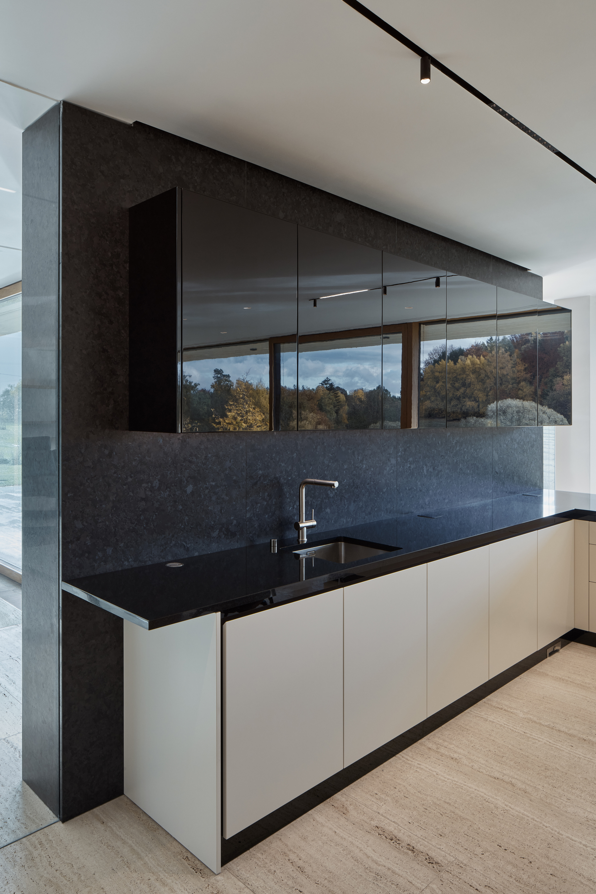 自然材料打造简约别墅-14